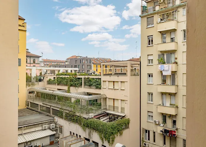 Minimal Apartment Near Bocconi University