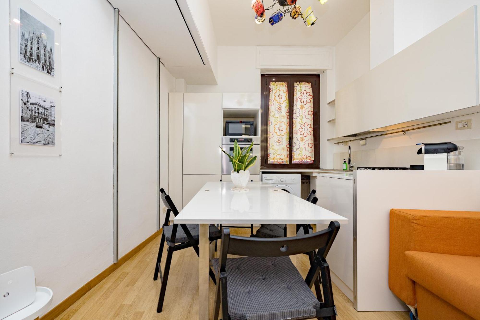 Minimal Apartment Near Bocconi University Apartment *