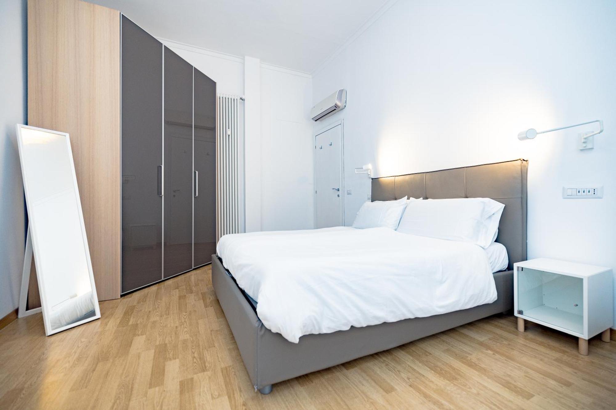 Minimal Apartment Near Bocconi University Apartment Milan