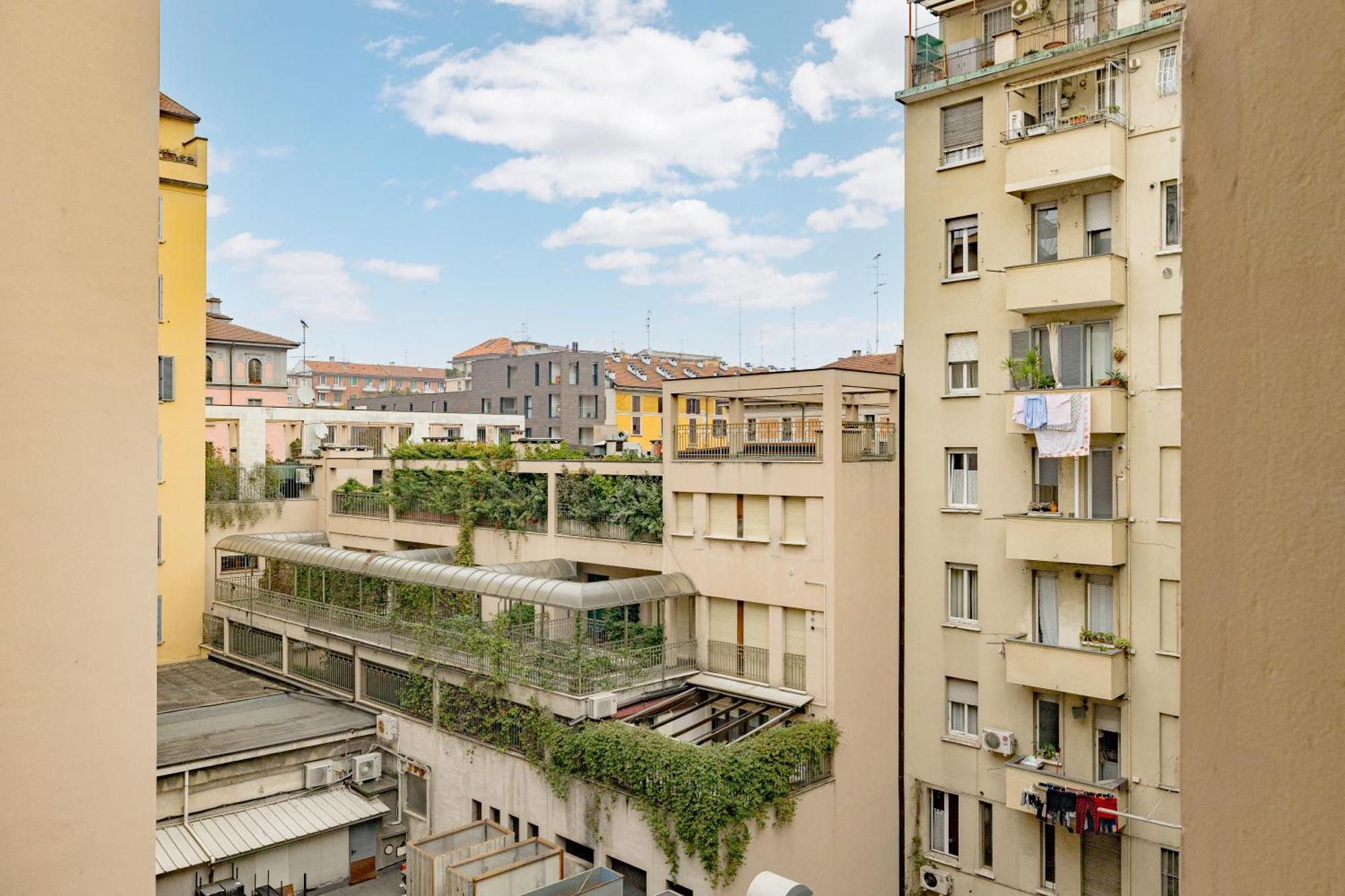 Minimal Apartment Near Bocconi University Apartment *