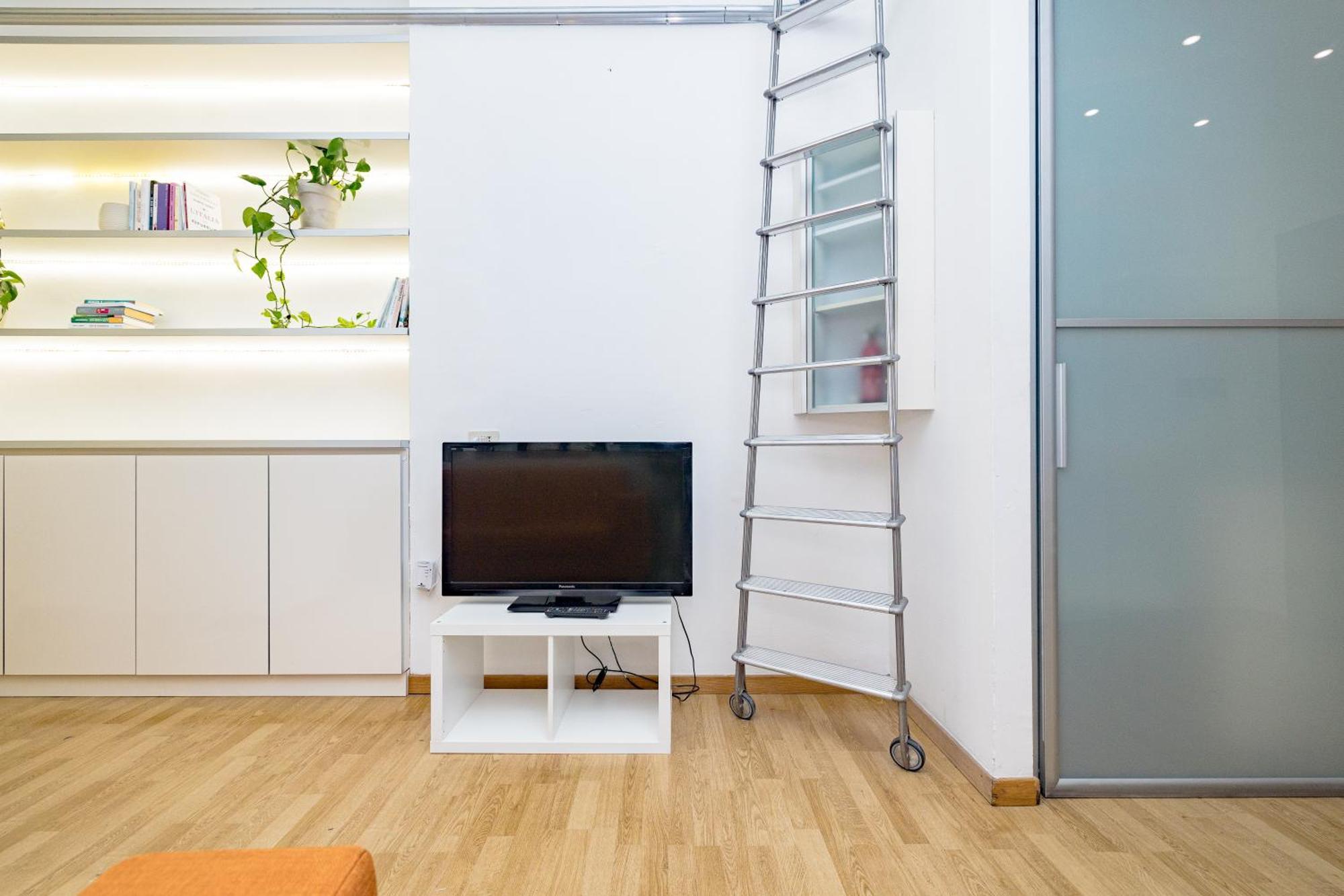 Apartment Minimal Apartment Near Bocconi University Milan