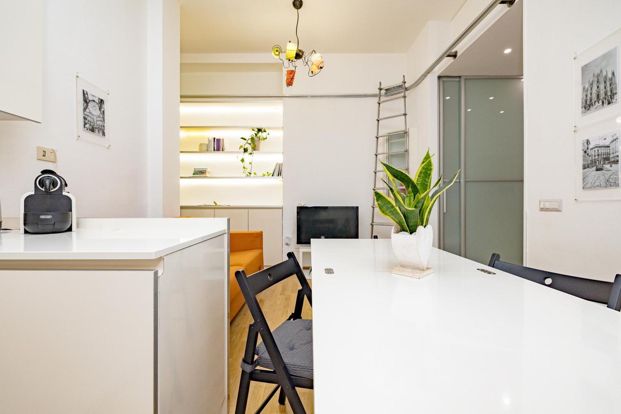 Minimal Apartment Near Bocconi University Apartment *