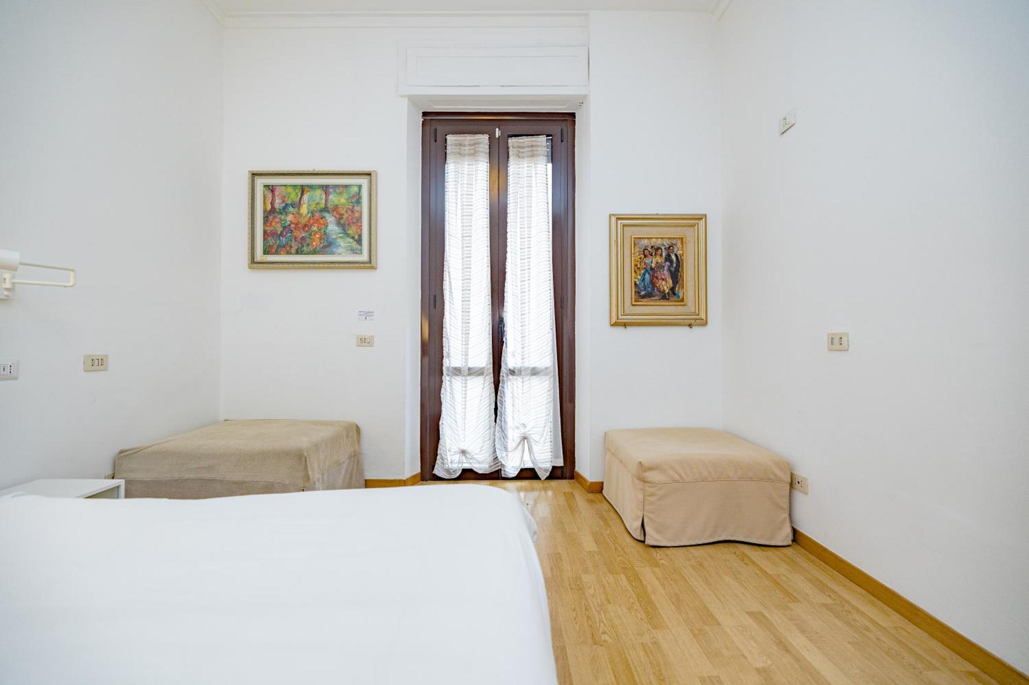 Minimal Apartment Near Bocconi University *