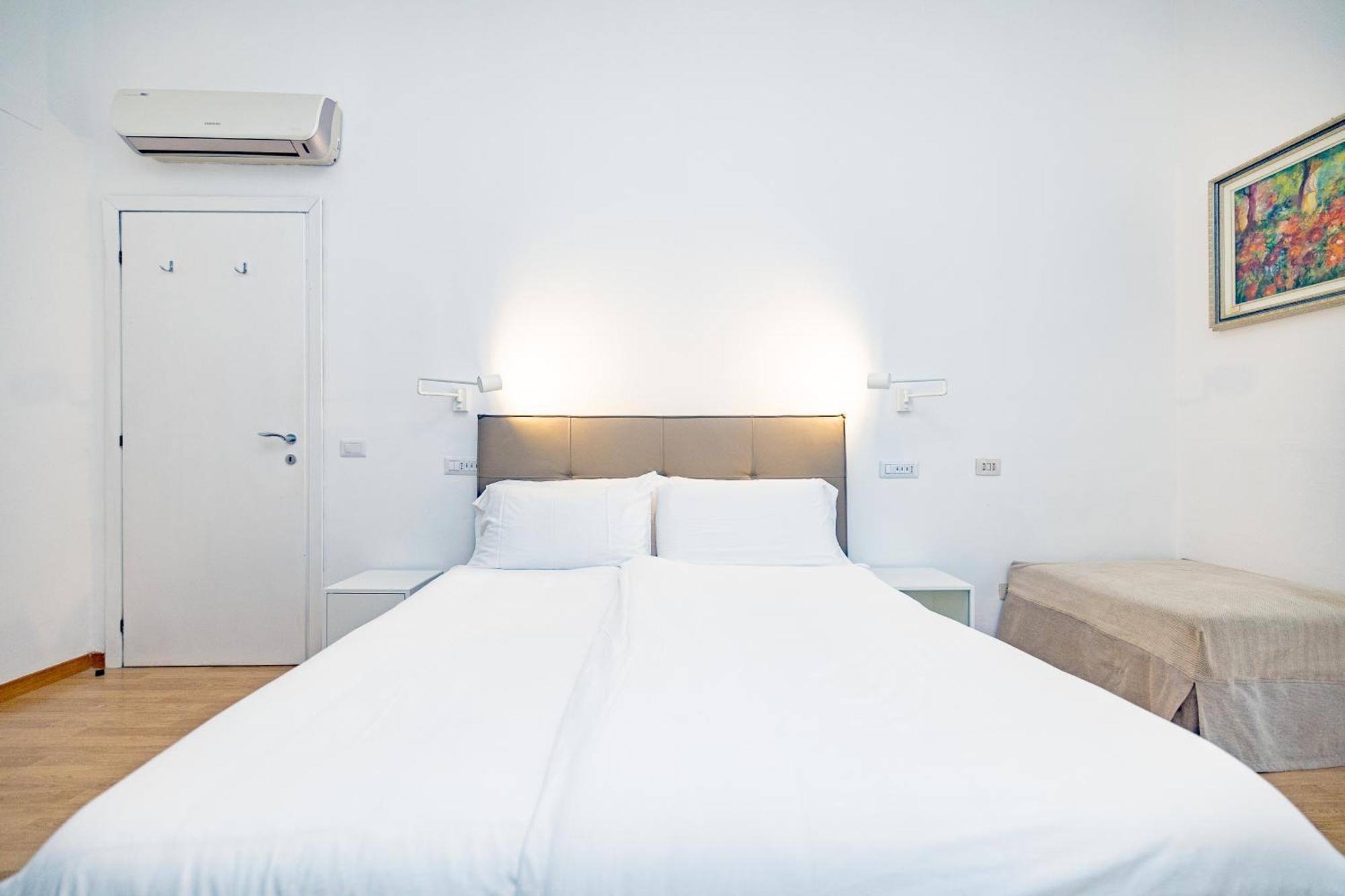 Apartment Minimal Apartment Near Bocconi University *